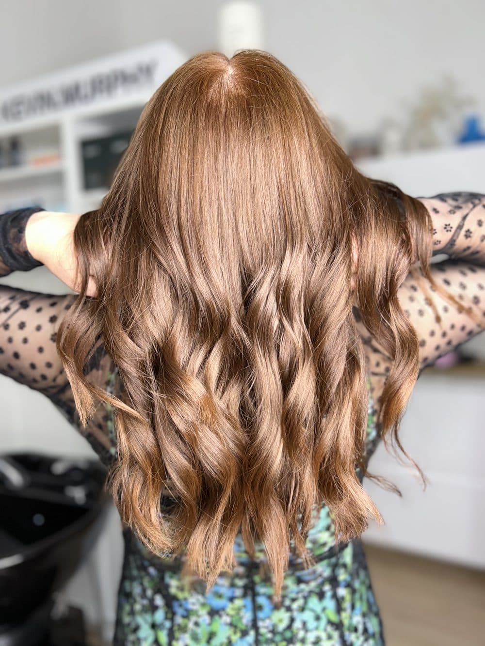 Brushing bouclé, finition avec les produits Kevin Murphy